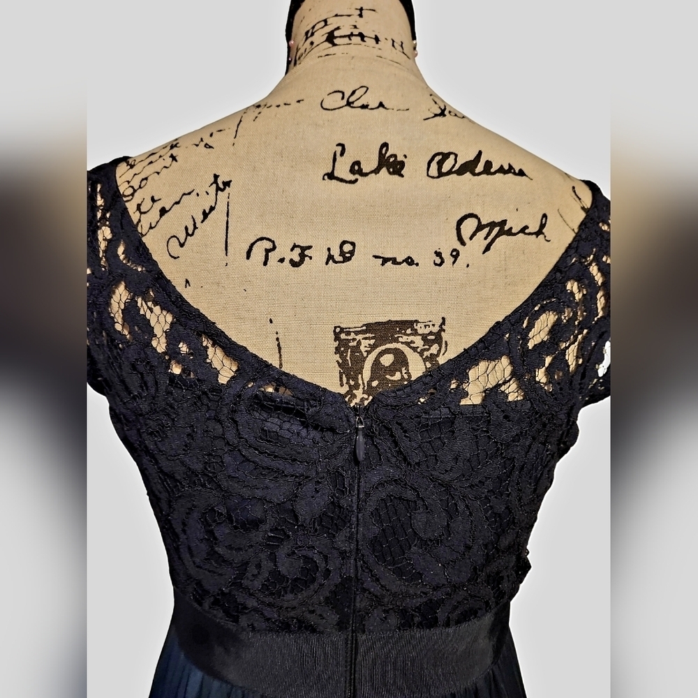 Adrianna Papell Blue Cap Sleeve Gown - Picture 8 of 10